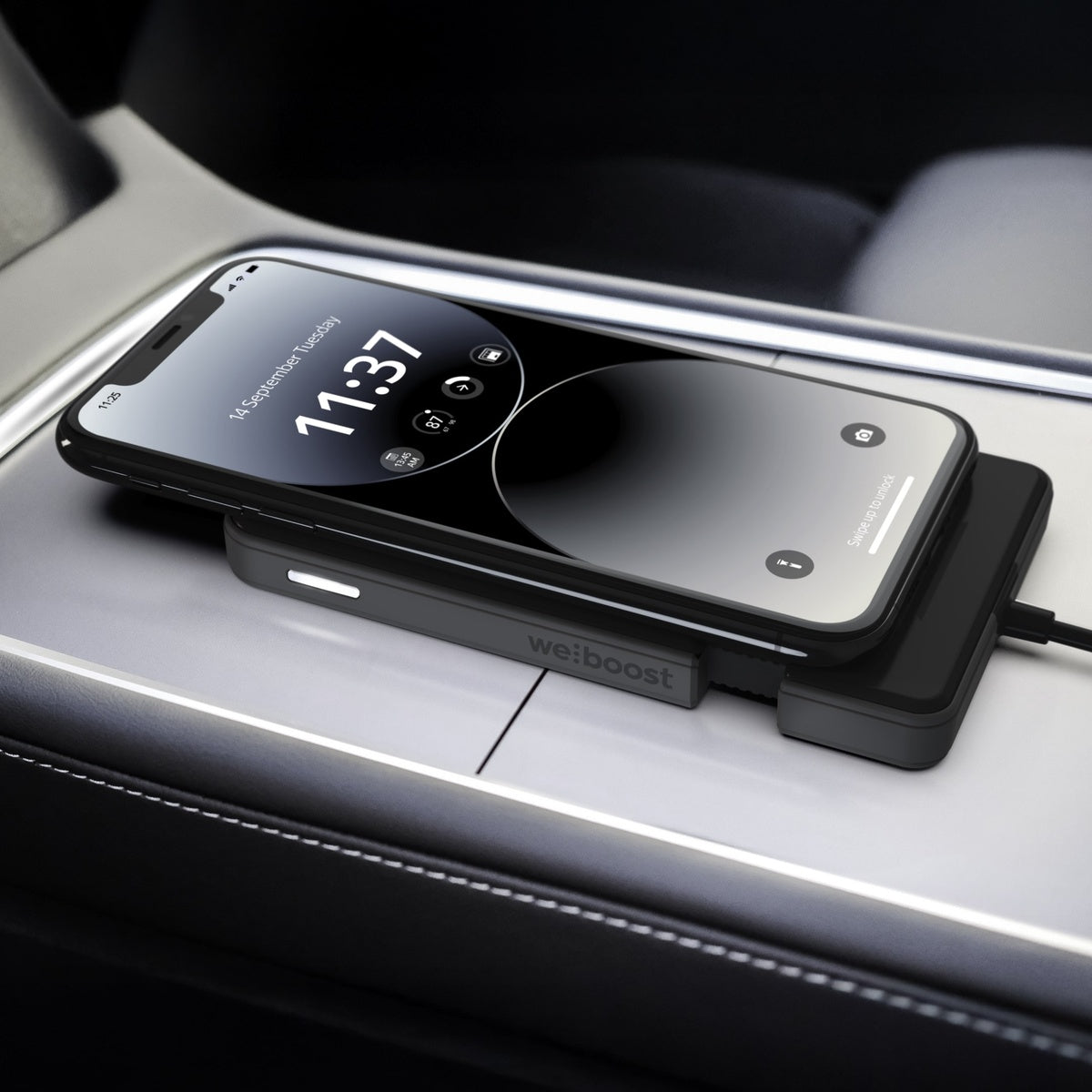 weBoost 5G Dash Cell Signal Booster with Built-in Magnetic Qi2 Wireless Charger (651082)